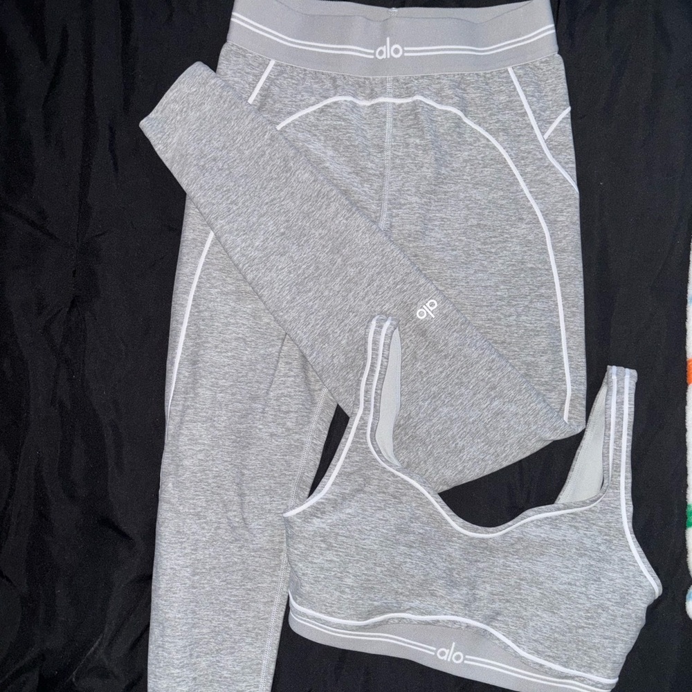 ALO Yoga Gray Sports Bra and Leggings Set